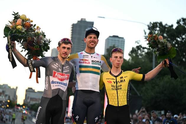 Bilder des Jahres 2025, Sport 01 Januar Sport Themen der Woche KW03 Sport Bilder des Tages 18-01-2025 Down Under Classic; 2025, Red Bull - Bora Hansgrohe; 2025, Alpecin - Deceuninck; 2025, Visma - Lease A Bike; Welsford, Sam; Uhlig, Henri; Brennan, Matthew; Adelaide; 