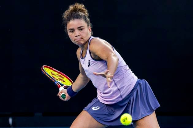 MELBOURNE, VIC - JANUARY 18: Jasmine Paolini of Italy in action during Round 3 of the 2025 Australian Open on January 18 2025, at Melbourne Park in Melbourne, Australia. (Photo by Jason Heidrich Icon Sportswire) TENNIS: JAN 18 Australian Open EDITORIAL USE ONLY Icon250118211