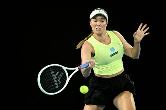 TENNIS AUSTRALIAN OPEN, Danielle Collins of USA returns during her round three match against Madison Keys of USA during the 2025 Australian Open at Melbourne Park in Melbourne, Saturday, January 18, 2025. ( NO ARCHIVING, EDITORIAL USE ONLY, NO USE IN BOOKS WITHOUT CONSENT MELBOURNE VICTORIA AUSTRALIA  Copyright: xJOELxCARRETTx 20250118178455270069