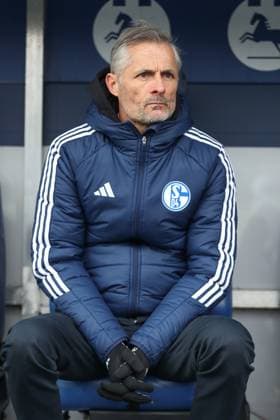18 01 2025, xtgx, Soccer 2 Bundesliga, Eintracht Braunschweig FC Schalke 04 emspor, v l Kees van Wonderen Schalke, Coach DFL DFB REGULATIONS PROHIBIT ANY USE OF PHOTOGRAPHS as IMAGE SEQUENCES and or QUASI VIDEO Braunschweig