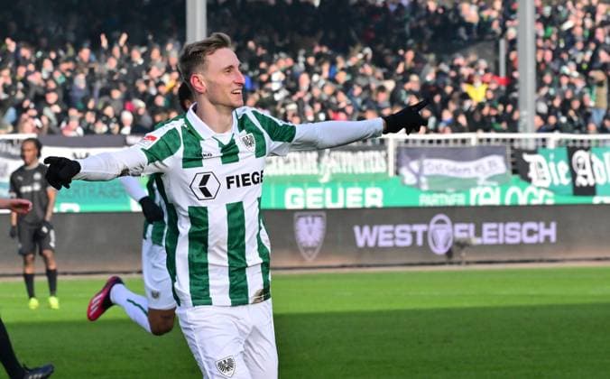 18 01 2025 Soccer season 2024 2025 2 Soccer Bundesliga 18 Matchday SC Preußen Preussen Münster SCP SpVgg Greuther Fürth Kleeblatt Sportfoto Zink MeZi xmexzix DFL regulations prohibit any use of photographs as image sequences and or quasi video only for editorial use Torjubel Jubel nach Treffer Tor Torschuß zum 1 0 durch Joshua Mees 8, Preußen Münster