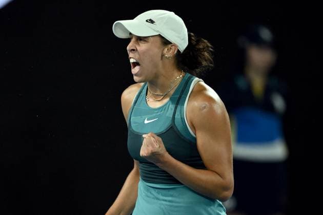 Sport Bilder des Tages TENNIS AUSTRALIAN OPEN, Madison Keys of USA celebrates match point during her round three win over Danielle Collins of USA during the 2025 Australian Open at Melbourne Park in Melbourne, Saturday, January 18, 2025. ( NO ARCHIVING, EDITORIAL USE ONLY, NO USE IN BOOKS WITHOUT CONSENT MELBOURNE VICTORIA AUSTRALIA  Copyright: xJOELxCARRETTx 20250118190870633731