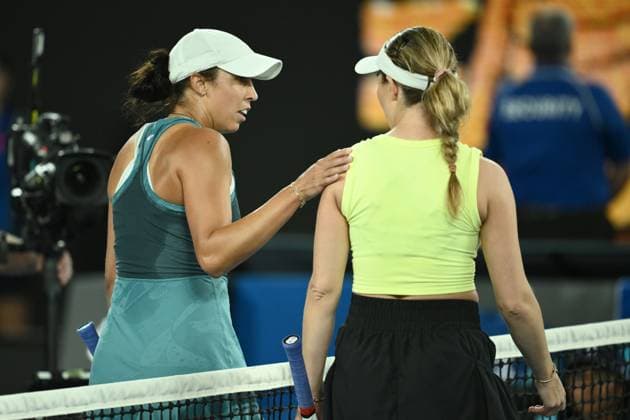 TENNIS AUSTRALIAN OPEN, Madison Keys of USA consoles Danielle Collins of USA during the 2025 Australian Open at Melbourne Park in Melbourne, Saturday, January 18, 2025. ( NO ARCHIVING, EDITORIAL USE ONLY, NO USE IN BOOKS WITHOUT CONSENT MELBOURNE VICTORIA AUSTRALIA  Copyright: xJOELxCARRETTx 20250118174687895166