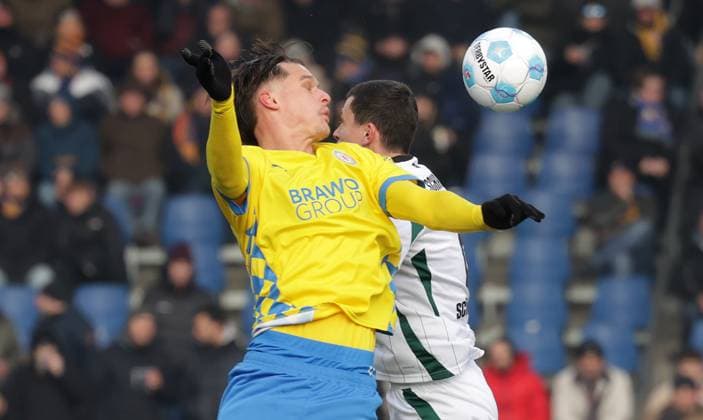 Levente Szabo Eintracht Braunschweig , Ron Schalenberg FC Schalke 04 Football, Men, Season 2024 2025 2 BL, Eintracht Stadion, Eintracht Braunschweig vs FC Schalke 04DFL REGULATIONS PROHIBIT ANY USE OF PHOTOGRAPHS AS IMAGE SEQUENCES AND OR QUASI VIDEO