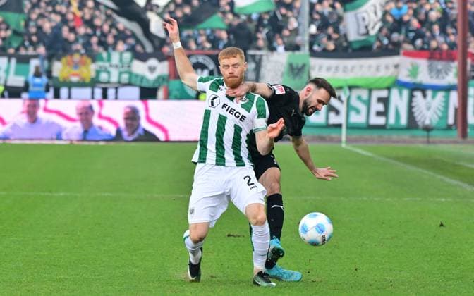 18 01 2025 Soccer season 2024 2025 2 Soccer Bundesliga 18 Matchday SC Preußen Preussen Münster SCP SpVgg Greuther Fürth Kleeblatt Sportfoto Zink MeZi xmexzix DFL regulations prohibit any use of photographs as image sequences and or quasi video only for editorial use Mikkel Kirkeskov Andersen 2, Preußen Münster Simon Asta 2, SpVgg Greuther Fürth, rechts