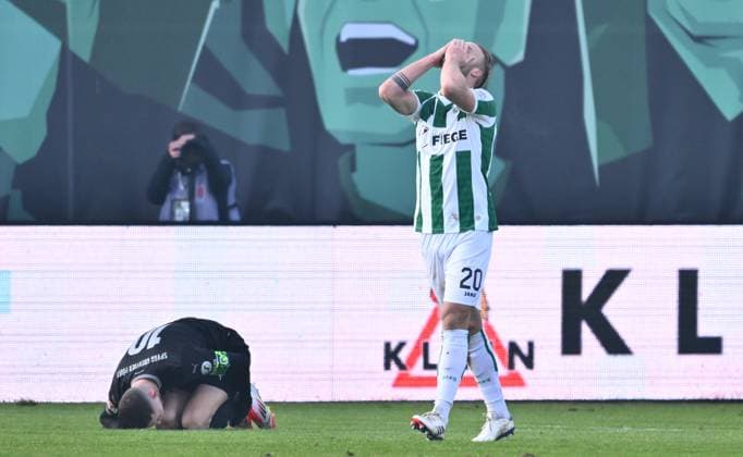 18 01 2025 Soccer season 2024 2025 2 Soccer Bundesliga 18 Matchday SC Preussen Preussen Münster SCP SpVgg Greuther Fürth Kleeblatt Sportfoto Zink xwoxzix DFL regulations prohibit any use of photographs as image sequences and or quasi video only for editorial use Jorrit Hendrix 20, Preußen Münster verzweifelt Verzweiflung