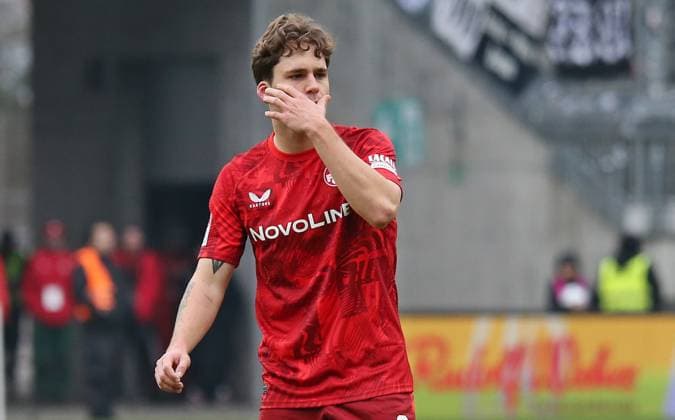 18 01 2025, xmohx, Fussball 2 Bundesliga, 1 FC Kaiserslautern SSV Ulm 1846 Fußball emspor, v l Enttäuschter Florian Kleinhansl Kaiserslautern DFL DFB REGULATIONS PROHIBIT ANY USE OF PHOTOGRAPHS AS IMAGE SEQUENCES AND OR QUASI VIDEO Kaiserslautern