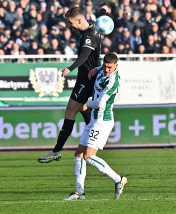 18 01 2025 Soccer season 2024 2025 2 Soccer Bundesliga 18 Matchday SC Preußen Preussen Münster SCP SpVgg Greuther Fürth Kleeblatt Sportfoto Zink xwoxzix DFL regulations prohibit any use of photographs as image sequences and or quasi video only for editorial use Dennis Srbeny 7, SpVgg Greuther Fürth Luca Bazzoli 32, Preußen Münster