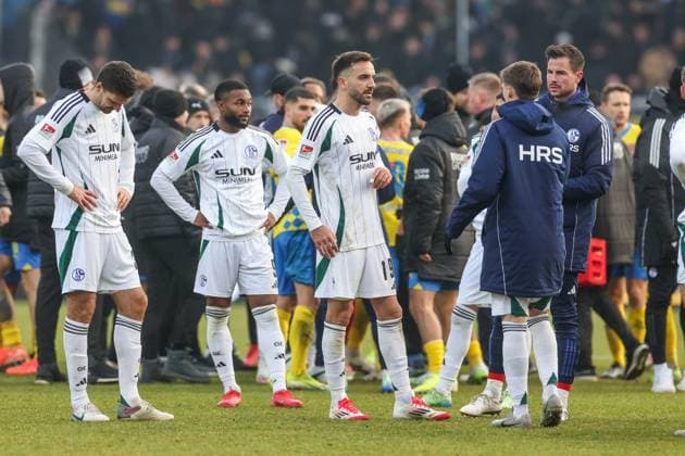 18 01 2025, Football, 2 Bundesliga, Matchday 18, Season 2024 2025, Eintracht Braunschweig FC Schalke 04, f l Marcin Kaminski FC Schalke 04 , Moussa Sylla FC Schalke 04 , Kenan Karaman FC Schalke 04 , Braunschweig Eintracht Stadion Niedersachsen Germany xRHR PHOTO TRx Copyright: RHR-FOTOx RHR-FOTO TR