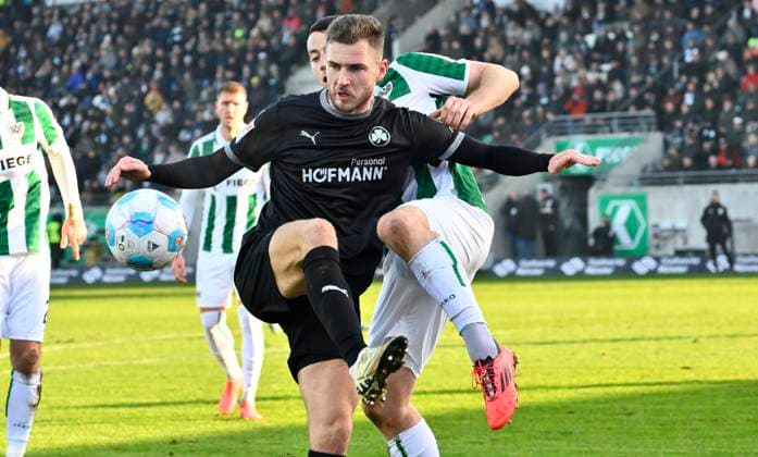 18 01 2025 Soccer season 2024 2025 2 Soccer Bundesliga 18 Matchday SC Preußen Preussen Münster SCP SpVgg Greuther Fürth Kleeblatt Sportfoto Zink xwoxzix DFL regulations prohibit any use of photographs as image sequences and or quasi video only for editorial use Dennis Srbeny 7, SpVgg Greuther Fürth Torge Paetow 16, Preußen Münster