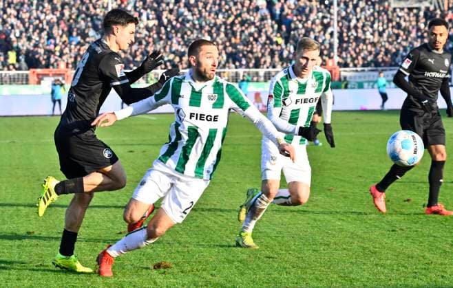 18 01 2025 Soccer season 2024 2025 2 Soccer Bundesliga 18 Matchday SC Preußen Preussen Münster SCP SpVgg Greuther Fürth Kleeblatt Sportfoto Zink xwoxzix DFL regulations prohibit any use of photographs as image sequences and or quasi video only for editorial use Marco Meyerhöfer Meyerhoefer 18, SpVgg Greuther Fürth Rico Preißinger Preissinger 21, Preußen Münster