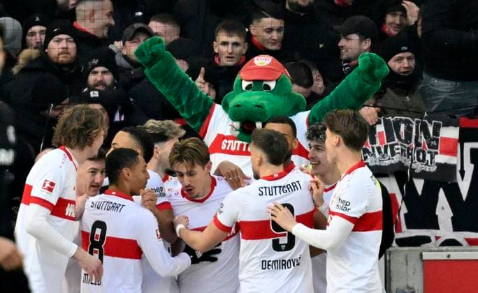 Sport Themen der Woche KW03 Sport Bilder des Tages TOR zum 1:0 Anthony Rouault VfB Stuttgart (29) Torjubel Maskottchen Fritzle VfB Stuttgart Ermedin Demirovic VfB Stuttgart (09) Jamie Leweling VfB Stuttgart (18) Nick Woltemade VfB Stuttgart (11) Fabian Rieder VfB Stuttgart (32) Atakan Karazor VfB Stuttgart (16) VfB Stuttgart vs SC Freiburg SCF 18.01.2025 DFL REGULATIONS PROHIBIT ANY USE OF PHOTOGRAPHS AS IMAGE SEQUENCES AND OR QUASI-VIDEO VfB Stuttgart vs SC Freiburg SCF *** GOAL at 1 0 Anthony Rouault VfB Stuttgart 29 Goal celebration Mascot Fritzle VfB Stuttgart Ermedin Demirovic VfB Stuttgart 09 Jamie Leweling VfB Stuttgart 18 Nick Woltemade VfB Stuttgart 11 Fabian Rieder VfB Stuttgart 32 Atakan Karazor VfB Stuttgart 16 VfB Stuttgart vs SC Freiburg SCF 18 01 2025 DFL REGULATIONS PROHIBIT ANY USE OF PHOTOGRAPHS AS IMAGE SEQUENCES AND OR QUASI VIDEO VfB Stuttgart vs SC Freiburg SCF
