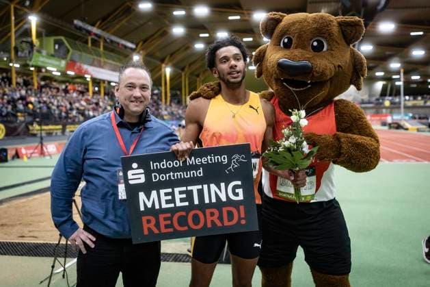 Bilder des Jahres 2025, Sport 01 Januar Sport Themen der Woche KW03 Sport Bilder des Tages Indoor Meeting Dortmund; Dortmund, 18.01.2025 Joshua Hartmann (ASV Köln) läuft 60m Meetingrekord; Indoor Meeting Dortmund im Rahmen der World Athletics Indoor Tour (Bronze) in der Helmut-Körnig-Halle in Dortmund (Deutschland) am 18.01.2025. *** Indoor Meeting Dortmund Dortmund, 18 01 2025 Joshua Hartmann ASV Cologne runs 60m meeting record Indoor Meeting Dortmund as part of the World Athletics Indoor Tour Bronze in the Helmut Körnig Hall in Dortmund Germany on 18 01 2025 Copyright: xBEAUTIFULxSPORTS AxelxKohringx