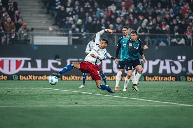Soccer Men Season 2024 2025 2 Soccer Bundesliga 18 Matchday Hamburger SV vs 1 FC Köln 18 01 2025 Davie Selke 27, HSV stretches for the ball Hamburg Volksparkstadion Hamburg Germany