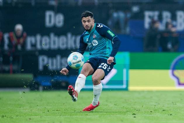 2 Soccer Bundesliga Hamburger SV 1 FC Köln 18 01 2025 Jusuf Gazibegovic 1 FC Köln, 25 on the ball 2 Soccer Bundesliga Hamburger SV 1 FC Köln, Hamburg, Volksparkstadion am 18 01 2025 DFL REGULATIONS PROHIBIT ANY USE OF PHOTOGRAPHS AS IMAGE SEQUENCES AND OR QUASI VIDEO Copyright: xBEAUTIFULxSPORTS Wunderlx