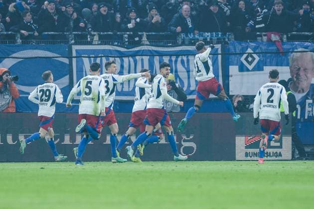 2 Soccer Bundesliga Hamburger SV 1 FC Köln 18 01 2025 Cheers for 1 0 by Ransford Königsdorffer Hamburger SV, 11 after penalty 2 Soccer Bundesliga Hamburger SV 1 FC Köln, Hamburg, Volksparkstadion on 18 01 2025 DFL REGULATIONS PROHIBIT ANY USE OF PHOTOGRAPHS AS IMAGE SEQUENCES AND OR QUASI VIDEO Copyright: xBEAUTIFULxSPORTS Wunderlx