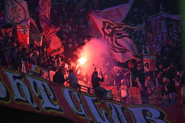 GER 2 FBL,, Hamburger SV vs 1 FC Koeln 18 01 2025, Volksparkstadion, Hamburg, GER 2 FBL, Hamburger SV vs 1 FC Koeln in the picture feature the fans from Koeln send pyrotechnics nordphotoxGmbH xWitke nph00002