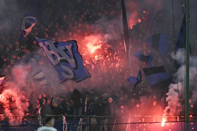 GER 2 FBL,, Hamburger SV vs 1 FC Koeln 18 01 2025, Volksparkstadion, Hamburg, GER 2 FBL, Hamburger SV vs 1 FC Koeln in the picture feature the fans from Hamburg send pyrotechnics nordphotoxGmbH xWitke nph00002