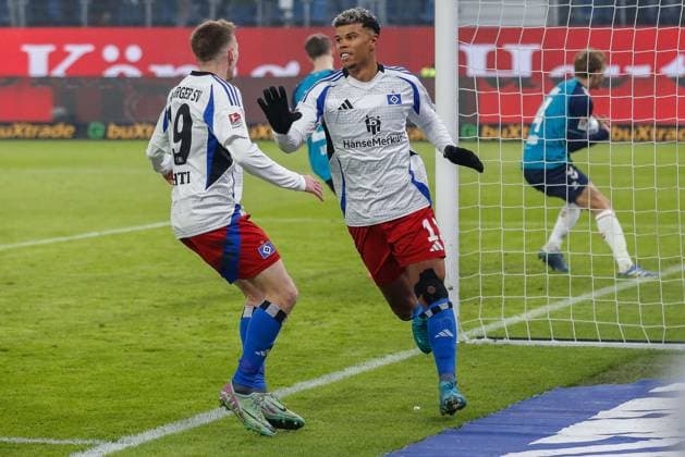 Ransford Yeboah Königsdörffer HSV misses penalty but scores to make it 1-0 with Emir Sahiti HSV Germany , Hamburg , Volksparkstadion , Football , 2 Bundesliga , Hamburger SV 1 FC Koeln