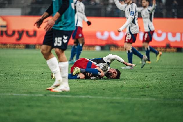 Soccer Men Season 2024 2025 2 Soccer Bundesliga 18 Matchday Hamburger SV vs 1 FC Köln 18 01 2025 The foul on Marco Richter 20, HSV leads to penalty Hamburg Volksparkstadion Hamburg Germany
