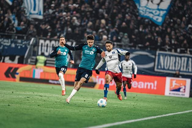 Soccer Men Season 2024 2025 2 Soccer Bundesliga 18 Matchday Hamburger SV vs 1 FC Köln 18 01 2025 f l Denis Huseinbasic 8, 1 FC Köln and Immanuel Pherai 10, HSV Hamburg Volksparkstadion Hamburg Germany