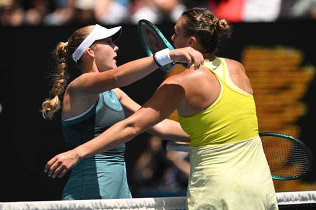 TENNIS AUSTRALIAN OPEN, Aryna Sabalenka of Belarus (right) celebrates winning match point during her round four match against Mirra Andreeva of Russia (left) during the 2025 Australian Open at Melbourne Park in Melbourne, Sunday, January 19, 2025. ( NO ARCHIVING, EDITORIAL USE ONLY, NO USE IN BOOKS WITHOUT CONSENT MELBOURNE VICTORIA AUSTRALIA  Copyright: xLUKASxCOCHx 20250119194061146293