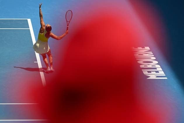 TENNIS AUSTRALIAN OPEN, Aryna Sabalenka of Belarus serves during her round four match against Mirra Andreeva of Russia during the 2025 Australian Open at Melbourne Park in Melbourne, Sunday, January 19, 2025. ( NO ARCHIVING, EDITORIAL USE ONLY, NO USE IN BOOKS WITHOUT CONSENT MELBOURNE VICTORIA AUSTRALIA  Copyright: xLUKASxCOCHx 20250119149205917200