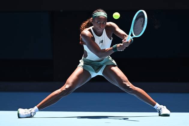 TENNIS AUSTRALIAN OPEN, Coco Gauff of the USA during her round four match against Belinda Bencic of Switzerland during the 2025 Australian Open at Melbourne Park in Melbourne, Sunday, January 19, 2025. ( NO ARCHIVING, EDITORIAL USE ONLY, NO USE IN BOOKS WITHOUT CONSENT MELBOURNE VICTORIA AUSTRALIA  Copyright: xJAMESxROSSx 20250119184645389500