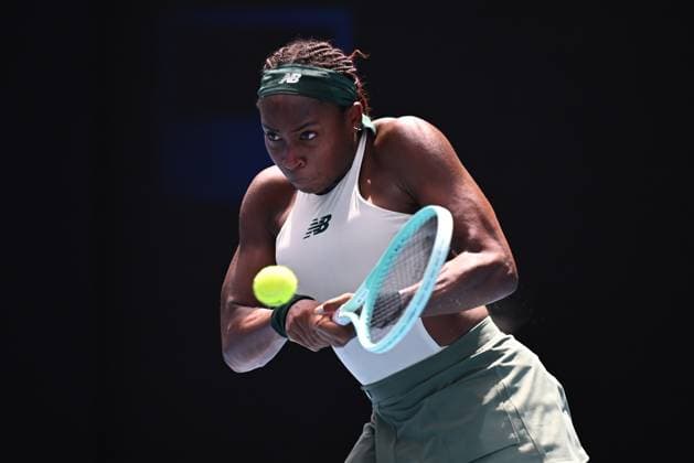 TENNIS AUSTRALIAN OPEN, Coco Gauff of the USA during her round four match against Belinda Bencic of Switzerland during the 2025 Australian Open at Melbourne Park in Melbourne, Sunday, January 19, 2025. ( NO ARCHIVING, EDITORIAL USE ONLY, NO USE IN BOOKS WITHOUT CONSENT MELBOURNE VICTORIA AUSTRALIA  Copyright: xJAMESxROSSx 20250119129404684774