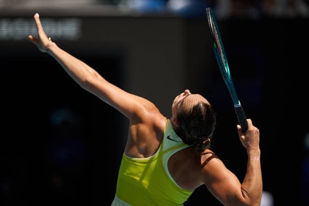 Aryna Sabalenka serves Australian Open, Day Eight, Tennis, Melbourne Park, Melbourne, Australia - 19 Jan 2025  Copyright: xRachelxBach Shutterstockx 15105042o