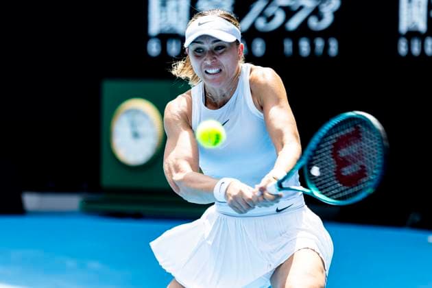 MELBOURNE, VIC - JANUARY 19: Paula Badosa of Spain in action during Round 4 of the 2025 Australian Open on January 19 2025, at Melbourne Park in Melbourne, Australia. (Photo by Jason Heidrich Icon Sportswire) TENNIS: JAN 19 Australian Open EDITORIAL USE ONLY Icon250119063