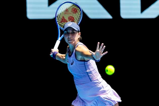 MELBOURNE, VIC - JANUARY 19: Belinda Bencic of Switzerland in action during Round 4 of the 2025 Australian Open on January 19 2025, at Melbourne Park in Melbourne, Australia. (Photo by Jason Heidrich Icon Sportswire) TENNIS: JAN 19 Australian Open EDITORIAL USE ONLY Icon250119106