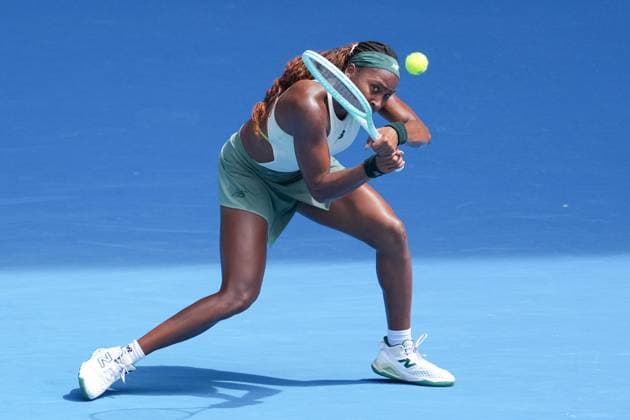 Tennis 2025: Australian Open Day 8 January 19, 2025: 3rd seed COCO GAUFF of the USA in action against BELINDA BENCIC of Switzerland on Rod Laver Arena in a Women s Singles 4th round match on day 8 of the 2025 Australian Open in Melbourne, Australia. Sydney Low Cal Media(Credit Image: Â Sydney Low Cal Sport Media) Melbourne Victoria Australia EDITORIAL USE ONLY Copyright: xx ZUMA-20250119_faf_c04_034.jpg SydneyxLowx csmphotothree346561
