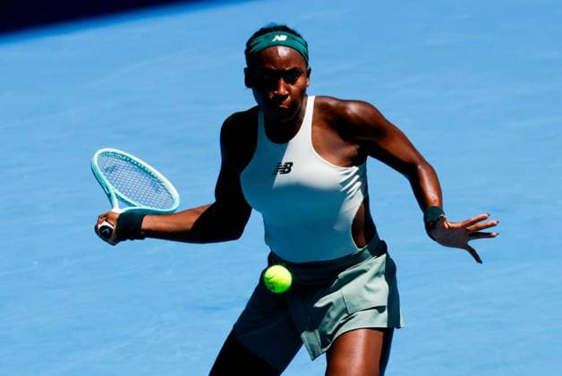January 19, 2025: MELBOURNE, AUSTRALIA - JANUARY 19: Coco Gauff.of USA hits a forehand to Belinda Bencic of Switzerland on day eight of the 2025 Australian Open at Melbourne Park on January 19, 2025 in Melbourne, Australia. - ZUMAp121 20250119_zsp_p121_033 Copyright: xChrisxPutnamx