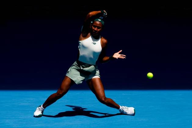 January 19, 2025: MELBOURNE, AUSTRALIA - JANUARY 19: Coco Gauff.of USA hits a forehand to Belinda Bencic of Switzerland on day eight of the 2025 Australian Open at Melbourne Park on January 19, 2025 in Melbourne, Australia. - ZUMAp121 20250119_zsp_p121_065 Copyright: xChrisxPutnamx