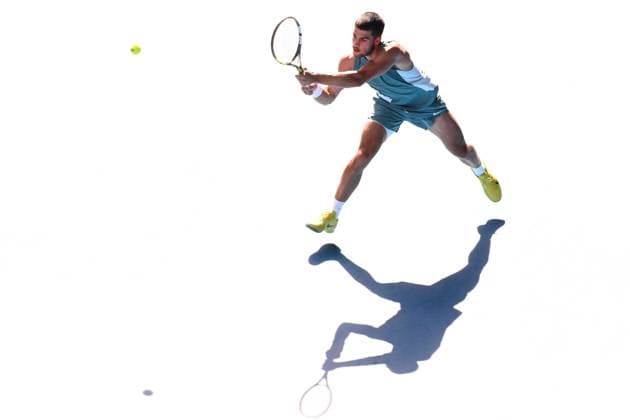 TENNIS AUSTRALIAN OPEN, Carlos Alcaraz of Spain plays a shot during his round four match against Jack Draper of Great Britain during the 2025 Australian Open at Melbourne Park in Melbourne, Sunday, January 19, 2025. ( NO ARCHIVING, EDITORIAL USE ONLY, NO USE IN BOOKS WITHOUT CONSENT MELBOURNE VICTORIA AUSTRALIA  Copyright: xJAMESxROSSx 20250119141840255617