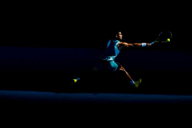 Sport Bilder des Tages MELBOURNE, VIC - JANUARY 19: Carlos Alcaraz of Spain in action during Round 4 of the 2025 Australian Open on January 19 2025, at Melbourne Park in Melbourne, Australia. (Photo by Jason Heidrich Icon Sportswire) TENNIS: JAN 19 Australian Open EDITORIAL USE ONLY Icon250119198