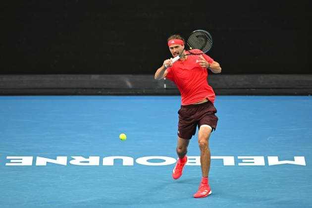 TENNIS AUSTRALIAN OPEN, Alexander Zverev of Germany plays a shot during his round four match against Ugo Humbert of France during the 2025 Australian Open at Melbourne Park in Melbourne, Sunday, January 19, 2025. ( NO ARCHIVING, EDITORIAL USE ONLY, NO USE IN BOOKS WITHOUT CONSENT MELBOURNE VICTORIA AUSTRALIA  Copyright: xLUKASxCOCHx 20250119137318062417