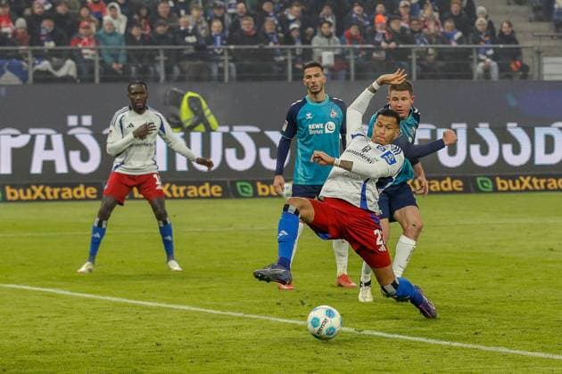 Goal chance Davie Selke HSV Dominique Heintz Cologne Germany , Hamburg , Volksparkstadion , Football , 2 Bundesliga , Hamburger SV 1 FC Köln