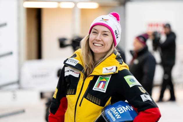 Laura Nolte (Deutschland) im Ziel zufrieden mit Platz 3, AUT, IBSF Bob Weltcup Innsbruck - Igls, Rennen Monobob Damen, Saison 2024 2025, 18.01.2025 AUT, IBSF Bob Weltcup Innsbruck - Igls, Rennen Monobob Damen, Saison 2024 2025, 18.01.2025 Innsnruck *** Laura Nolte Germany satisfied with 3rd place at the finish, AUT, IBSF Bobsleigh World Cup Innsbruck Igls, race monobob women, season 2024 2025, 18 01 2025 AUT, IBSF Bobsleigh World Cup Innsbruck Igls, race monobob women, season 2024 2025, 18 01 2025 Innsnruck Copyright: xEibner-Pressefoto Memmlerx EP_MMR