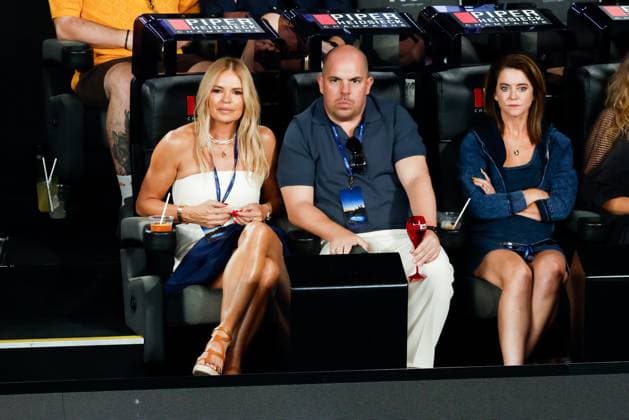 January 19, 2025: MELBOURNE, AUSTRALIA - JANUARY 19: TV personality Sonja Kruger watches Novak Djokovic of Serbia play Jiri Lehecka of Czech Republic on day eight of the 2025 Australian Open at Melbourne Park on January 19, 2025 in Melbourne, Australia. - ZUMAp121 20250119_zsp_p121_104 Copyright: xChrisxPutnamx
