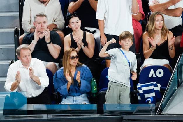 January 19, 2025: MELBOURNE, AUSTRALIA - JANUARY 19: Jelena Djokovic and Stefan Djokovic watch Novak Djokovic of Serbia play Jiri Lehecka of Czech Republic on day eight of the 2025 Australian Open at Melbourne Park on January 19, 2025 in Melbourne, Australia. - ZUMAp121 20250119_zsp_p121_106 Copyright: xChrisxPutnamx