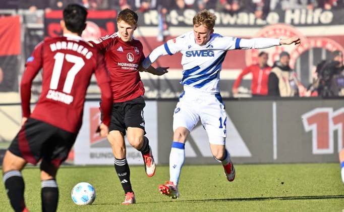 19 01 2025 Soccer season 2024 2025 2 Soccer Bundesliga 18 Matchday 1 FC Nürnberg FCN Club Karlsruher SC KSC Sportfoto Zink xwoxzix DFL regulations prohibit any use of photographs as image sequences and or quasi video only for editorial use Finn Jeltsch 4, 1 FC Nürnberg FCN Mikkel Kaufmann 14, Karlsruher SC KSC