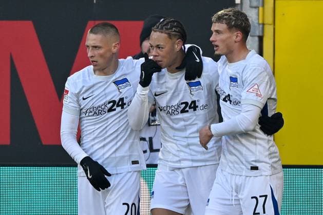 Paderborn, Home Deluxe Arena, 19 01 25, GER, Herren, 2 Bundesliga, Saison 2024 2025, SC Paderborn 07 Hertha BSC Berlin Bild Derry SCHERHANT Hertha BSC jubilates after his goal to 0 1 Only for editorial use DFL regulations prohibit any use of photographs as image sequences and or quasi video NRW Germany