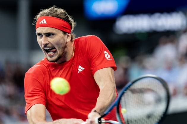 (250119) -- MELBOURNE, Jan. 19, 2025 -- Alexander Zverev hits a return during the men s singles 4th round match between Alexander Zverev of Germany and Ugo Humbert of France at Australian Open tennis tournament in Melbourne, Australia, Jan. 19, 2025. (Photo by Xinhua) (SP)AUSTRALIA-MELBOURNE-TENNIS-AUSTRALIAN OPEN-DAY 8 HuxJingchen 