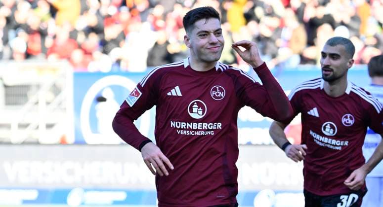 19 01 2025 Soccer season 2024 2025 2 Soccer Bundesliga 18 Matchday 1 FC Nürnberg FCN Club Karlsruher SC KSC Sportfoto Zink xwoxzix DFL regulations prohibit any use of photographs as image sequences and or quasi video only for editorial use Torjubel Jubel nach Treffer Torschuß zum 1 0 durch Stefanos Tzimas 9, 1 FC Nürnberg FCN