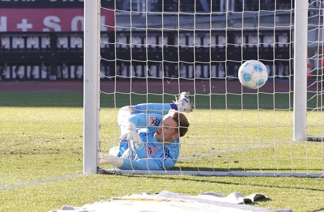 19 01 2025 Soccer season 2024 2025 2 Soccer Bundesliga 18 Matchday 1 FC Nürnberg FCN Club Karlsruher SC KSC Sportfoto Zink DaMa xdaxmax DFL regulations prohibit any use of photographs as image sequences and or quasi video only for editorial use Jan Reichert 1, 1 FC Nürnberg FCN lies on the ground after scoring goal Goal scorer Fabian Schleusener 24, Karlsruher SC KSC, not in the picture on the ground