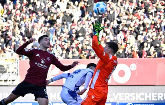 19 01 2025 Soccer season 2024 2025 2 Soccer Bundesliga 18 Matchday 1 FC Nuremberg FCN Club Karlsruher SC KSC Sportfoto Zink xwoxzix DFL regulations prohibit any use of photographs as image sequences and or quasi video only for editorial use Stefanos Tzimas 9, 1 FC Nuremberg FCN scores goal Goal shot for 1 0 against Rafael Pinto Pedrosa 36, Karlsruher SC KSC Max Weiß Weiss 1, Karlsruher SC KSC
