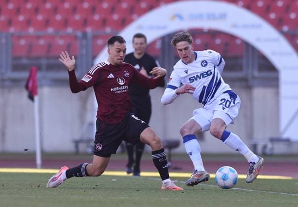 19 01 2025 Soccer season 2024 2025 2 Soccer Bundesliga 18 Matchday 1 FC Nürnberg FCN Club Karlsruher SC KSC Sportfoto Zink DaMa xdaxmax DFL regulations prohibit any use of photographs as image sequences and or quasi video only for editorial use Julian Justvan 10, 1 FC Nürnberg FCN David Herold 20, Karlsruher SC KSC