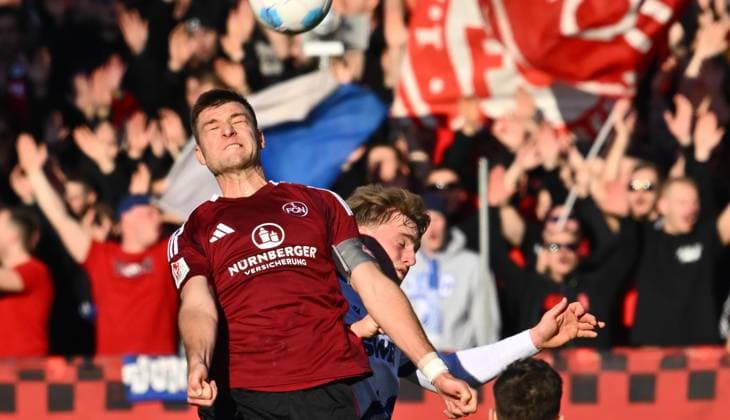 19 01 2025 Soccer season 2024 2025 2 Soccer Bundesliga 18 Matchday 1 FC Nürnberg FCN Club Karlsruher SC KSC Sportfoto Zink xwoxzix DFL regulations prohibit any use of photographs as image sequences and or quasi video only for editorial use Robin Knoche 31, 1 FC Nürnberg FCN in header duel with Mikkel Kaufmann 14, Karlsruher SC KSC